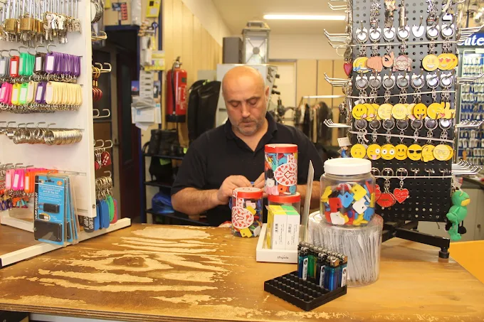 De toonbank van de winkel aan de Nieuwe Binnenweg